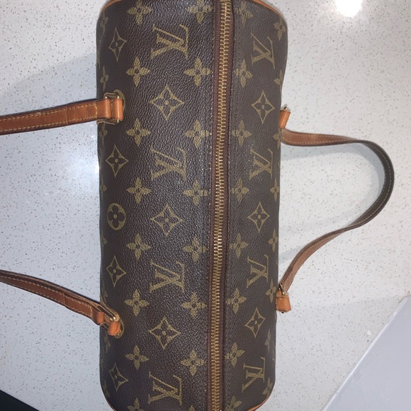LOUIS VUITTON
Monogram Papillon 26 - Picture 13 of 14